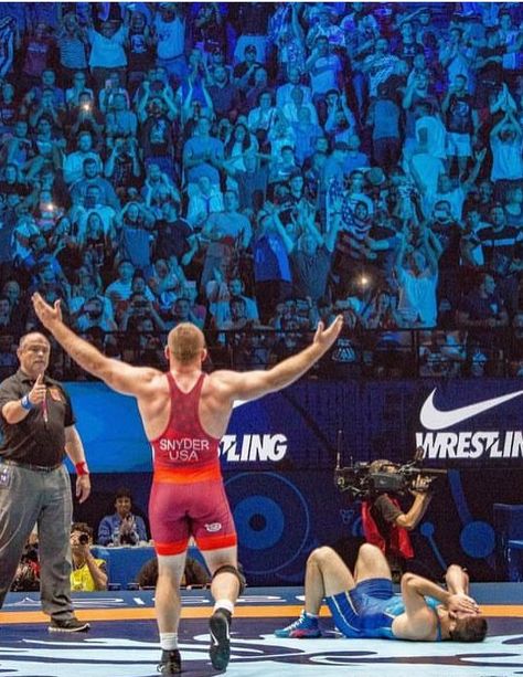 Spencer Lee Wrestling, Olympic Wrestling Men, Greco Roman Wrestling, Wrestling Wallpaper, Wrestling Room, Wrestling Techniques, Wrestling Aesthetic, Cool Football Pictures, Usa Wrestling