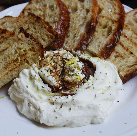 Whipped Ricotta with Grilled Sourdough Ricotta Toast Breakfast, Farm To Table Restaurant, Trendy Bags For Women, Bagel Toppings, Ricotta Toast, Whipped Ricotta, Country Bread, Dry Bread, Table Restaurant