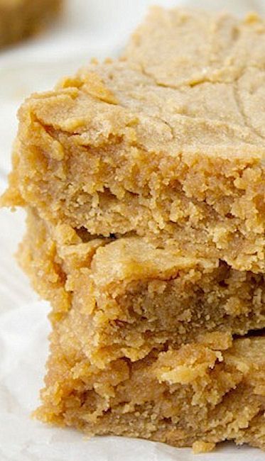 Old School Peanut Butter Bars, Poor Mans Dessert Recipe, Unleavened Cake Recipes, Quick And Easy Deserts, After Party Snacks, Peanut Butter Dessert Bars, Peanut Butter Fudge Cake, Peanut Butter Blondies Recipe, Recipes With Peanut Butter