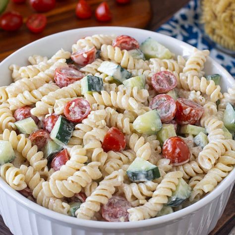 Pasta Salad With Creamy Dressing, Pasta Salad Dressings Homemade, Pasta Salad Dressing Creamy, Pasta Salad Dressing Recipe Mayo, Pasta Salad With Veggies, Creamy Pasta Salad Recipes With Mayo, Creamy Garlic Pasta Salad, Creamy Pasta Salad Dressing, Roasted Garlic Pasta Salad