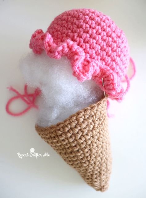 Crochet Stacked Scoop Ice Cream Cone - Repeat Crafter Me Crochet Souvenirs, Knitted Squares Pattern, Scoops Of Ice Cream, Scoop Ice Cream, Crochet Cat Toys, Repeat Crafter Me, Handmade Stuffed Toys, Crochet Keychain Pattern, Crochet Food