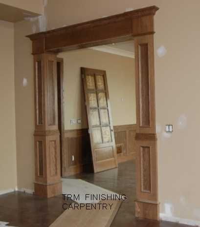 Unique Doorways Interior, Farmhouse Archway, Farmhouse Trim Doorway, Wood Archway, Archways In Homes, Cladding Ideas, Farmhouse Trim, Enclosed Porch, Entrance Wall