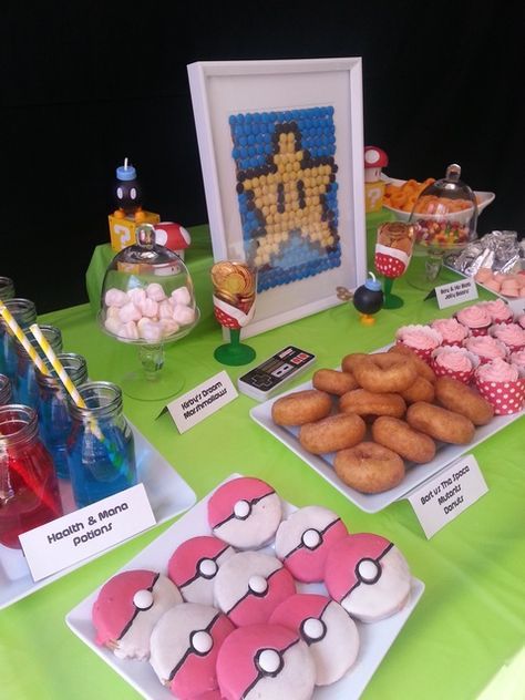 Video Game Themed Party Food, Video Game Themed Food, Gamer Birthday Party Food, Video Game Party Snacks, Gamer Girl Birthday Party Ideas, Video Game Food Ideas, Video Game Snacks, Video Game Baby Shower Ideas, Video Game Birthday Party Food