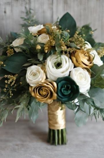 Red Rose Bouquet Wedding, Prom Flowers Bouquet, Gold Wedding Bouquets, Emerald Green Wedding Theme, Christmas Wedding Inspiration, Emerald Green Bridesmaid Dresses, Prom Bouquet, Gold Bouquet, Fabric Flower Bouquet