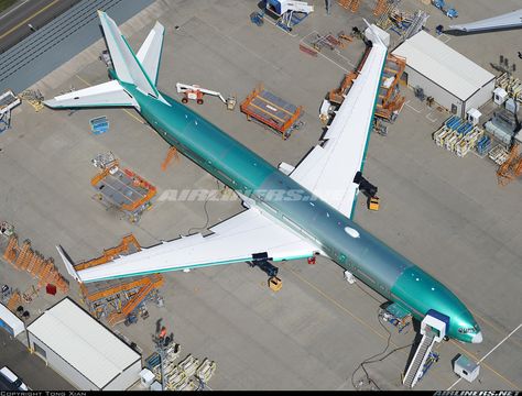 First peak of Boeing's 2nd 777-9, the WH002 - Photo taken at Everett - Snohomish County / Paine Field (PAE / KPAE) in Washington, USA on April 21, 2019. Boeing 777x, 787 Dreamliner, Boeing 787 Dreamliner, Airplane Photography, Boeing 787, Washington Usa, Boeing 777, Commercial Aircraft, April 21