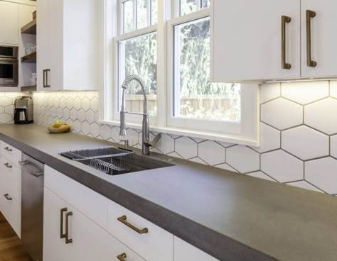 Cement Countertop, Types Of Kitchen Countertops, Cement Countertops, White Cabinets White Countertops, White Concrete Countertops, Concrete Countertops Kitchen, Grey Countertops, Concrete Kitchen, Countertops Kitchen