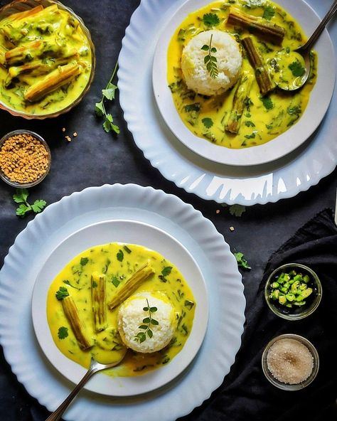 Kadhi Chawal Indian Food Garnish Ideas, Indian Food Presentation Ideas At Home, Plating Ideas Indian Food, Kadhi Chawal Photography, Daal Chawal Photography, Plating Ideas For Indian Food, Plating Indian Food, Indian Food Decoration Ideas, Dish Plating Ideas