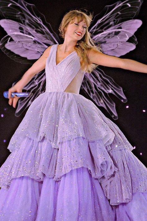 Taylor Swift Fairy, Speak Now Aesthetic, Taylor Swift Enchanted, Now Aesthetic, Enchanted Dress, She Was A Fairy, Taylor Swift Dress, Speak Now Tv, Speak Now Era