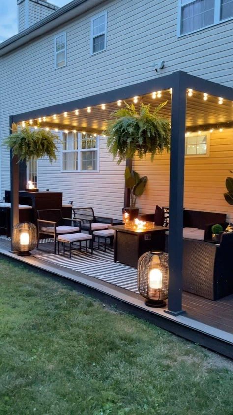 Narrow Patio Decorating Ideas, Jacuzzi Accessories, Cozy Backyard Patio, Lush Patio, Patio Makeover Ideas, Backyard Patio Makeover, Small Backyard Decks, Side Patio, Outdoor Space Design