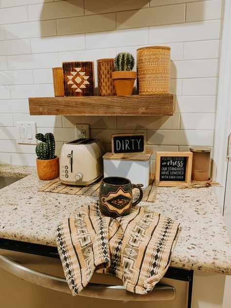 Pendleton home decor. Aztec placemats. Retro toaster. Western boho home Southwestern Shelf Decor, Southwestern Kitchen Ideas, Rustic Ranch Home, Rustic Boho Kitchen, Western Boho Home Decor, Southwestern Kitchen, Sprawling Ranch, Western Living Room Decor, Western Kitchen Decor