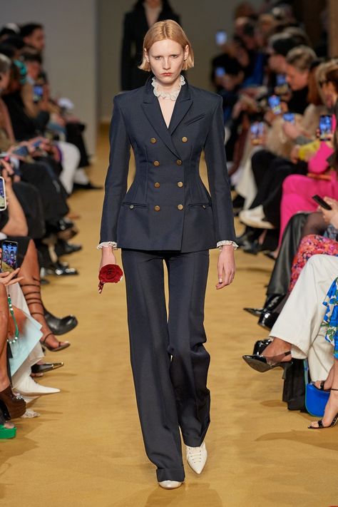 Fall 2023 Ready To Wear, Corporate Fashion, 2023 Ready To Wear, Short Women Fashion, Woman Suit Fashion, Lorenzo Serafini, Fashion Attire, Vogue Fashion, Fall 2023