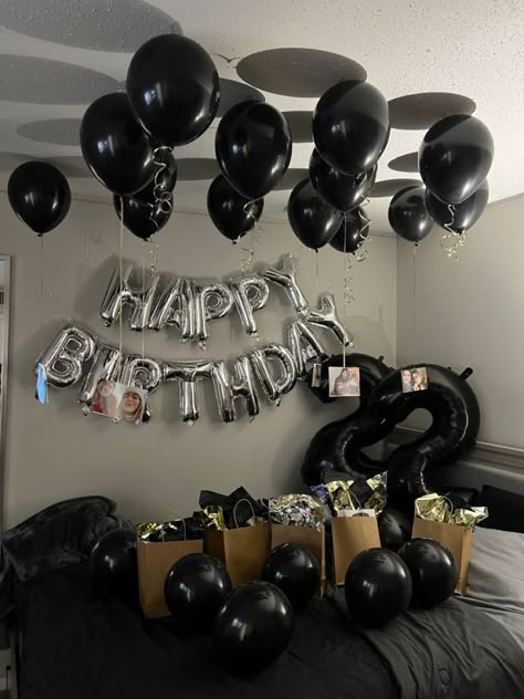 Birthday Decor For Him, Birthday Room Surprise, Boyfriends Birthday Ideas, Bf Gift Ideas, Happy Birthday For Him, Surprise Birthday Decorations, Bf Gift, Birthday Room, Cute Anniversary Gifts