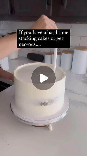 Kupcake Konnoisseur on Instagram: "This is my favorite method for stacking a cake!   I don’t typically use a central dowel since I transport tiered cakes with a cake safe, or I insert a central dowel after stacking the tiers.  To ensure everything is properly aligned and supported, I place the cake card directly on top of the cake that will be underneath the next tier.  Would you try this method?  Let me know if you have any questions. 😁   #cakedecorating #cakedecorator #cake #cakelove #cakelover #cakes #cakesofinstagram #cakesofig #cakesofinsta #cakeartist #bakers #bakersofinstagram #bakersofig #cakedecoratingtips #lovelandco #lovelandcolorado #instagood #caked #cakedesigner #cakestagram" Stacking A Wedding Cake, Stacking Cakes, Cake Stacking, Decorate Your Own Cake, Cake Dowels, Tire Cake, Cake Structure, Tiered Cakes Birthday, Cake Tips