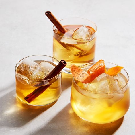 Clarified Milk Punch, Milk Punch Recipe, Wedding Cocktail Ideas, Pumpkin Spice Cocktail, Fresh Cocktails, Homemade Ginger Ale, Milk Punch, Spiced Cocktail, Recipes For Drinks