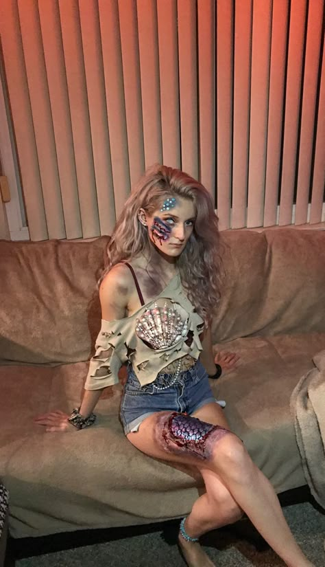 Zombie Costume Women, Halloween Costumes Women Scary, Mermaid Makeup Halloween, Halloween Mermaid, Zombie Clothes, Zombie Halloween Costumes, Mermaid Halloween Costumes, Creepy Halloween Makeup, Halloween Coustumes