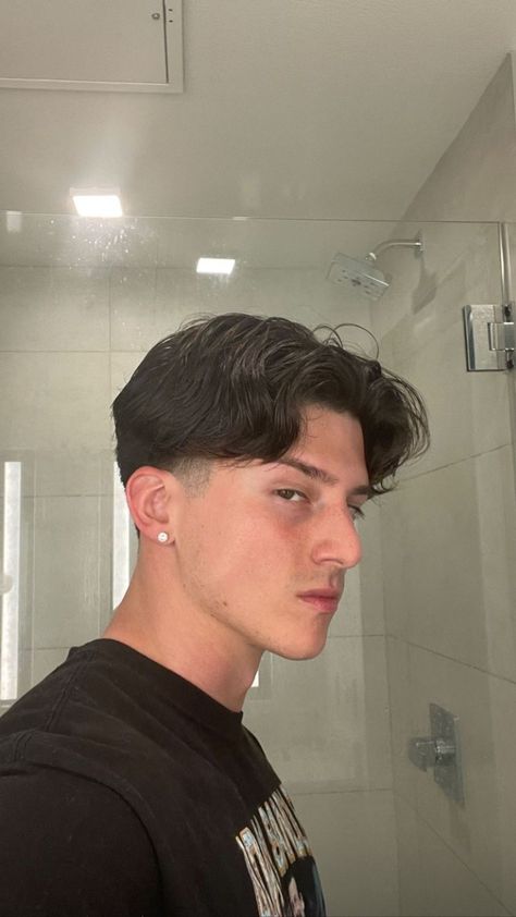 Middle Part Hairstyles Men, Middle Part Haircut, Mid Haircuts, Mens Haircuts Thick Hair, Mid Fade Haircut, Middle Hair, Mens Haircuts Short Hair, Middle Part Hairstyles, Taper Fade Haircut