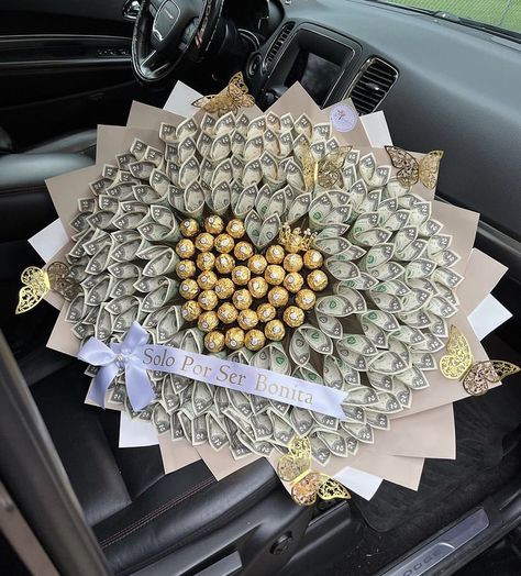 Roses Bouquet Gift, Birthday Flowers Bouquet, Luxury Flower Bouquets, Money Flowers, Money Bouquet, Creative Money Gifts, Flower Gift Ideas, Cute Couple Gifts, Glitter Flowers