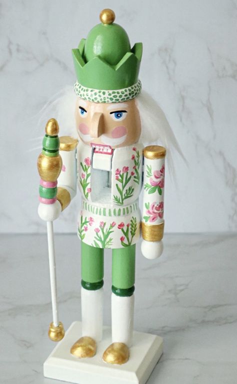 Nut Cracker Painting Ideas Cute, Nut Crackers Painted, Cool Nutcrackers, Wood Nutcracker Painting Ideas, Nut Cracker Painting Ideas, Nutcracker Christmas Ornaments, Nutcracker Painting Ideas On Wood, Nutcrackers Painting Ideas, Hand Painted Nutcracker Ideas