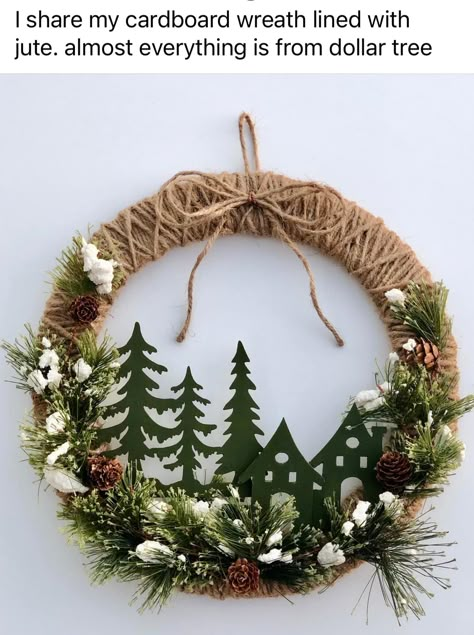 Cardboard Xmas Decorations, Cardboard Wreath, Hammons Nest, Classroom Christmas Crafts, Dekoratívne Vence, Craft Therapy, Xmas Wreaths, Christmas Classroom, Indoor Christmas Decorations