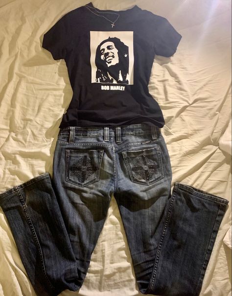 Coquette dollette lily rose depp lana del rey Bob Marley Shirt Outfit, Bob Marley Outfits, Miss Me Jeans Outfit, Bob Marley Shirt, Bob Marley Shirts, Brazil Style, Bob Marley T Shirts, Tube Top Outfits, Clothes For School