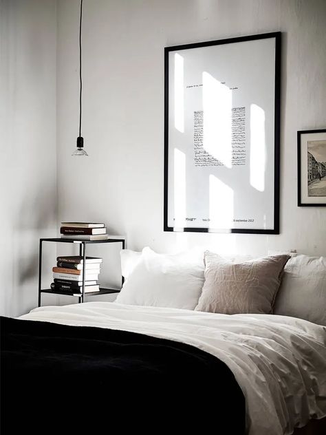 Black White Bedrooms, Minimalist Dekor, Masculine Bedroom, Interior Design Per La Casa, Home Design Diy, Modern Bedroom Interior, Minimalist Home Interior, Dekorasi Kamar Tidur, Mens Bedroom