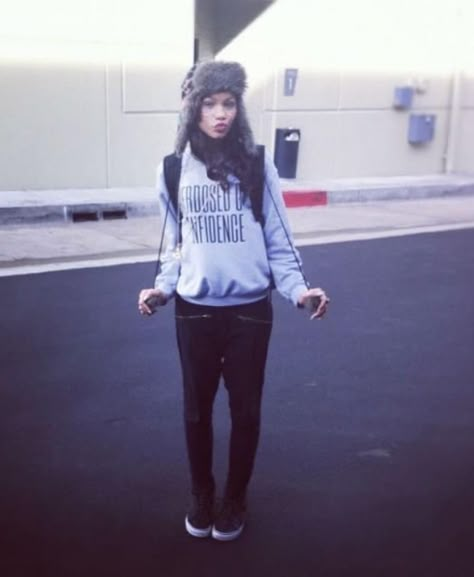 Never forget: Zendaya was queen of the swag era 🤭🤭🤭🤭🤭 Zendaya 2014, Zendaya Swag, Zendaya Beauty, Y2k Swag, Rocky Blue, Euphoria Cast, 2010s Aesthetic, Zendaya Maree Stoermer Coleman, Swag Era