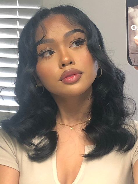 🐝 on Twitter: "i love makin it look like i have some bangs w/o having to cut it 🧍🏻‍♀️ https://t.co/MYlId4tEDA" / Twitter Round Face Shape, Cute Makeup Looks, Round Face Haircuts, Baddie Hairstyles, Hairstyles For Round Faces, Cut It, Pretty Makeup, Cute Makeup, Aesthetic Hair