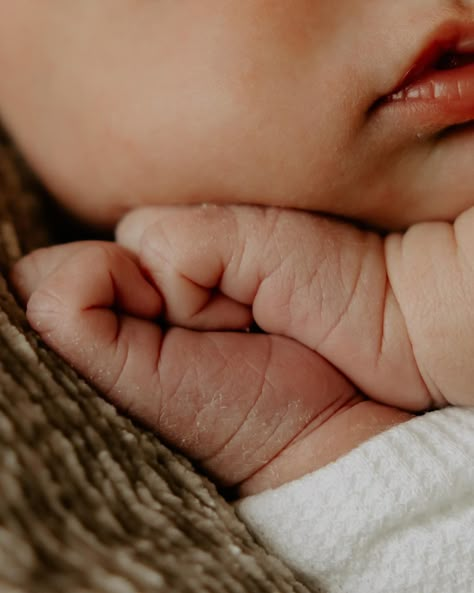 I can’t get enough of this sweet newborn session!🥹💗 Her chunky cheeks and little lips are to die for! . . . . . #photography #utahphotographer #utahphotography #utahnewbornphotographer #utahnewbornphotography #inhomenewbornsession #inhomenewbornphotography #newbornphotography #newbornphotographer #newbornphoto #newbornphoto #lifestylephotography #lifestylephotographer #familyphotography #familyphotographer #utahfamilyphotographer #utahfamilyphotography Newborn Photography Without Showing Face, Easy Newborn Photos At Home, Newborn Faceless Photo, Faceless Newborn Announcement, Detail Newborn Shots, Chic Newborn Photography, Artistic Newborn Photography, Close Up Newborn Photos, Newborn Photos That Dont Show Face