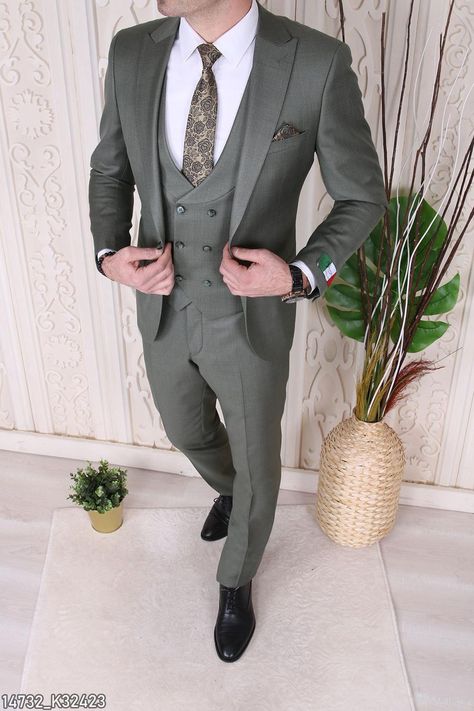 Christian Wedding Dress, Jacket Outfit Men, Leather Jacket Outfit Men, Suit Combinations, Leather Jacket Outfit, Style Outfits Men, Soiree Dress, Mens Fashion Blazer, Dress Suits For Men