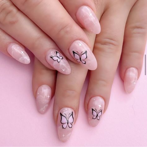 Pastel Nails With Butterflies, Summer Nails With Butterflies, Nails Ideas Rainbow, Almond Nails Butterfly, Butterfly Almond Nails, Short Butterfly Nails, Butterfly Nails Short, Rainbow Pastel Nails, Pastel Nails Ideas