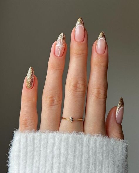 27 Classy Nails For Christmas 2023 To Get Into The Holiday Spirit Ongles Beiges, Fall Almond Nails, Bridesmaids Nails, Gold Nail Designs, Gold Glitter Nails, Christmas Nails Acrylic, Thanksgiving Nails, New Year's Nails, Xmas Nails