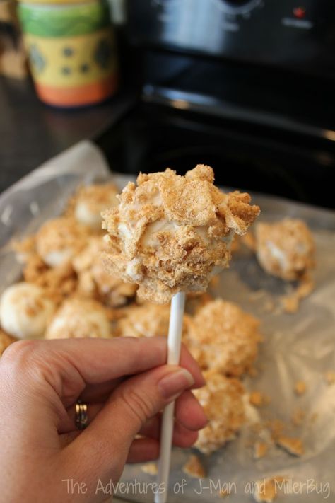 Cereal Cake Pops, Cinnamon Toast Crunch Cake Pops, Cinnamon Toast Crunch Cake, Crunchy Cake, Business Food Ideas, Cereal Cake, Moist Yellow Cakes, Betty Crocker Cake, Crunch Cereal