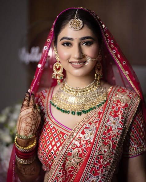 Simple Bridal Makeup, Rahul Vaidya, Latest Bridal Makeup, Bridal Makeup Tips, Disha Parmar, Sikh Bride, Indian Wedding Makeup, Indian Bride Makeup, Brides Indian