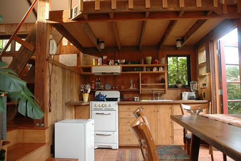 Shack Kitchen, Tiny House Inspiration, Cabin House Plans, Cob House, Surf Shack, Little Cabin, Small Cabin, Tiny House Cabin, Cabins And Cottages