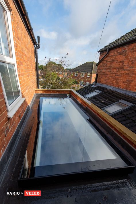 One of the most glorious things about a flat-roof kitchen extension is being able to open up so much space to the outside world and let the light pour in 
#extensions #houseextension #homeimprovements #skylights #rooflights #extensionideas #reno #roofwindows #variobyvelux #velux Kitchen Extension With Roof Lantern, Edwardian Terrace House, Flat Roof Lights, Flat Roof Skylights, Flat Roof Extension, Roof Skylight, Skylight Kitchen, Side Return Extension, Side Extension