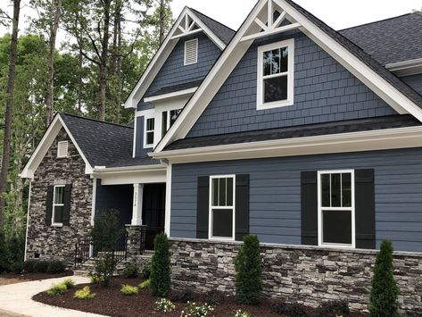 Best Blue Gray Paint Colors for Your Home https://www.southerncrushathome.com/blue-gray-paint-colors/ Blue Exterior House Colors, Sherwin Williams Sea Salt, Outside House Paint, Grey Exterior House Colors, Best Exterior House Paint, Exterior Gray Paint, Siding Ideas, Blue Gray Paint Colors, Gray House Exterior