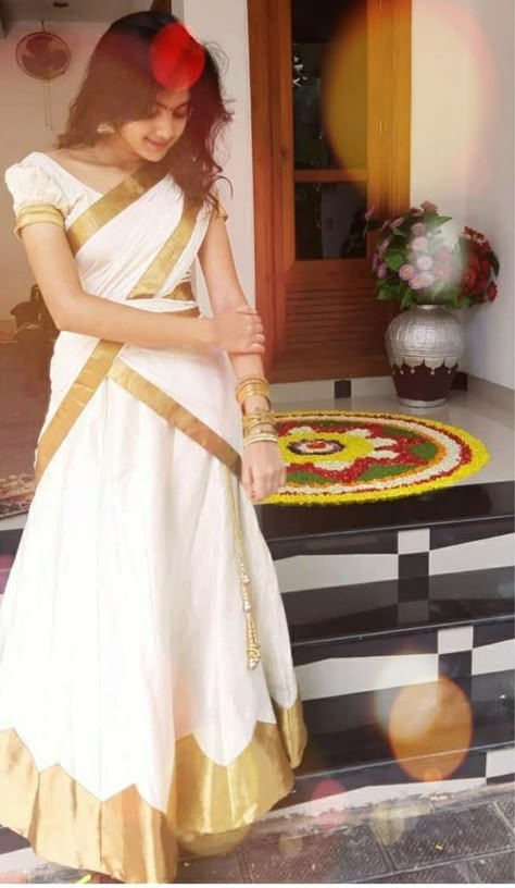 Dawani Designs, Half Saree Designs Simple, Onam Outfits Ideas, Kerala Dress, Onam Dress, Outfits Ideas For School, Long Skirt Top Designs, Kerala Saree Blouse, Onam Outfits