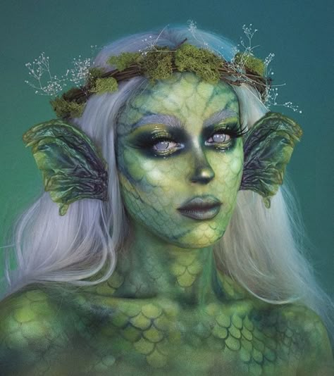 Siren Makeup Mermaid, Swamp Siren, Sea Creature Costume, Demon Makeup, Mermaid Look, Monster Makeup, Creature Marine, Monster Costumes, Show Makeup