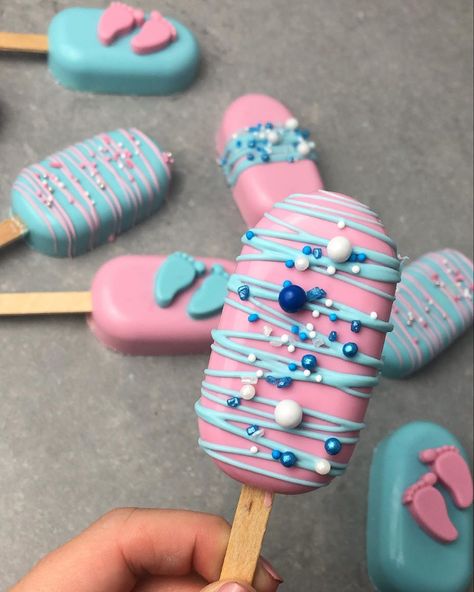 Stitch Cakesicles, Gender Reveal Cakesicles, Desserts To Sale, Baby Shower Cakesicles, Gender Reveal Treats, Cakesicles Ideas, Gender Reveal Dessert, Desserts To Sell, Martha May