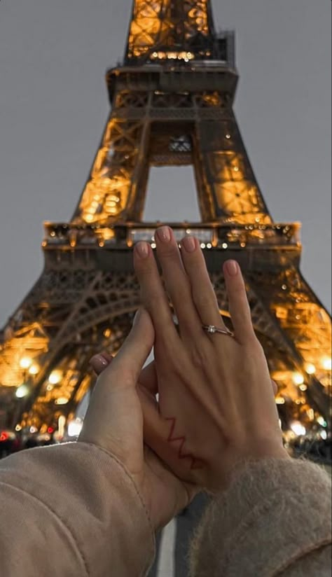 111 222 333 444 555, Surprise Surprise, Paris Pictures, Manifestation Board, Romantic Dinners, Couple Aesthetic, Lilo And Stitch, Eiffel Tower, Vision Board