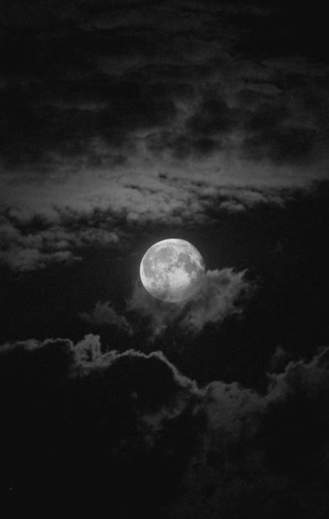 Egirl Aesthetic Wallpaper, Moonlight Photography, Egirl Aesthetic, The Moon Is Beautiful, Night Sky Wallpaper, Moon Wallpaper, Moon Aesthetic, Moon Pictures, Moon Photography