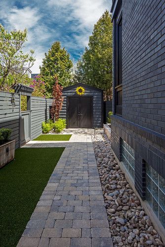 Small Backyard Landscaping Pictures Design, Pictures, Remodel, Decor and Ideas - page 8 Side Yard Ideas, Design Camino, Side Yard Landscaping, Small Front Yard Landscaping, Side Yards, Gravel Garden, Large Backyard, Back Yard Ideas, Small Backyard Patio