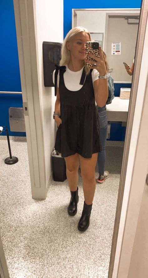 Romper Shorts Outfit, Overalls Outfit Short, Black Overalls Outfit, Shorts Romper Outfit, Shorts Outfit Ideas, Outfit Shorts, Church Fits, Outfit Short, Overalls Outfit