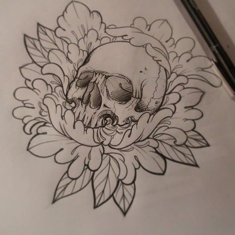 Chrysanthemum Blackwork, Peonies Tattoo, Full Sleeve Tattoos, Knee Tattoo, Skull Tattoo Design, Flowers Tattoo, Skull Drawing, Tattoo Flash Art, Tattoo Outline