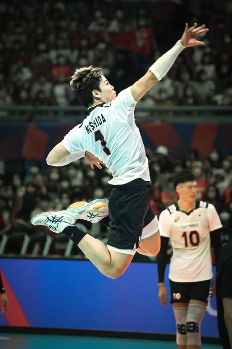 Yuji Nishida, Volleyball Images, Cheap Volleyball Shoes, Nike Volleyball Shoes, Volleyball Sneakers, Best Volleyball Shoes, Volleyball Photography, Volleyball Wallpaper, Japan Volleyball Team