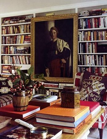 Anna Wintour's Forge River home in Long Island - World of Interiors Magazine - October issue - The townhouse, designed by Jesse Carrier Interior Alchemy, Lots Of Books, Studying Library, Deco Studio, Vogue Living, Interiors Magazine, Home Libraries, Reading Nooks, Vogue Japan