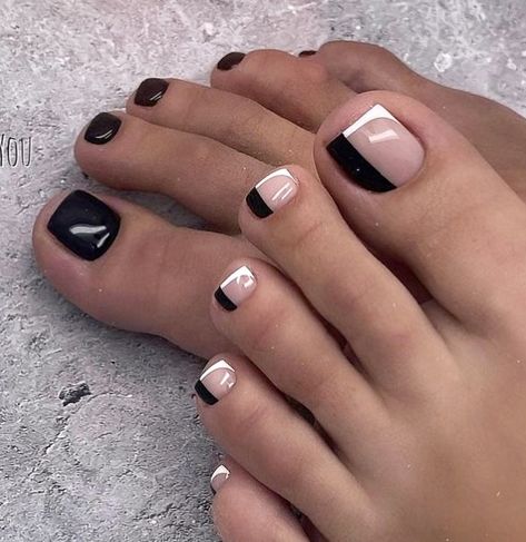 White And Black Toe Nails, Black And White Pedicure Toenails, Black Toes With Design, Black Toe Nails With Design, Black And White Toe Nails, Black And White Toe Nail Designs, Toe Nail Designs Black, Black And White Pedicure, Black French Pedicure