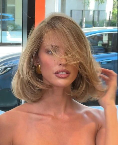 Old Money Blonde Short Hair, Short Old Money Hair, Short Hair Old Money, Old Money Style Hair, Old Money Bob Haircut, Old Money Aesthetic Hair, Old Money Bob Hair, Old Money Short Hair, Old Money Bob