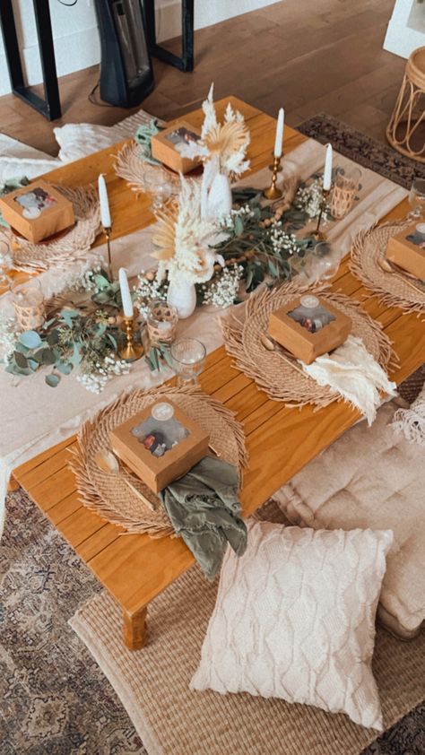 bachelorette ideas, bridal party ideas, luxury picnic for bachelorette, bridal party picnic, wedding party picnic, boho bridal picnic Bachelorette Picnic Ideas, Bougie Bachelorette Party, Boho Bachelorette Party Decorations, Boho Chic Bachelorette Party, Picnic Bachelorette Party, Bougie Picnic, Picnic Bachelorette, Lux Picnic, Luxury Bachelorette Party