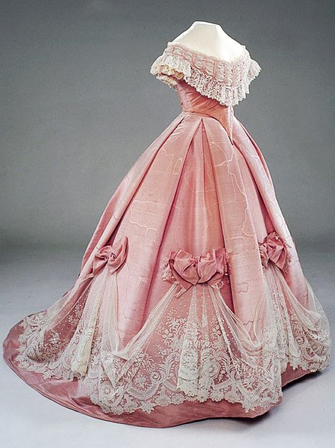 1800s Dresses, Victorian Ball Gowns, 1860s Dresses, Victorian Era Dresses, Gaun Abad Pertengahan, Old Fashion Dresses, Florence Welch, Old Dresses, Victorian Clothing